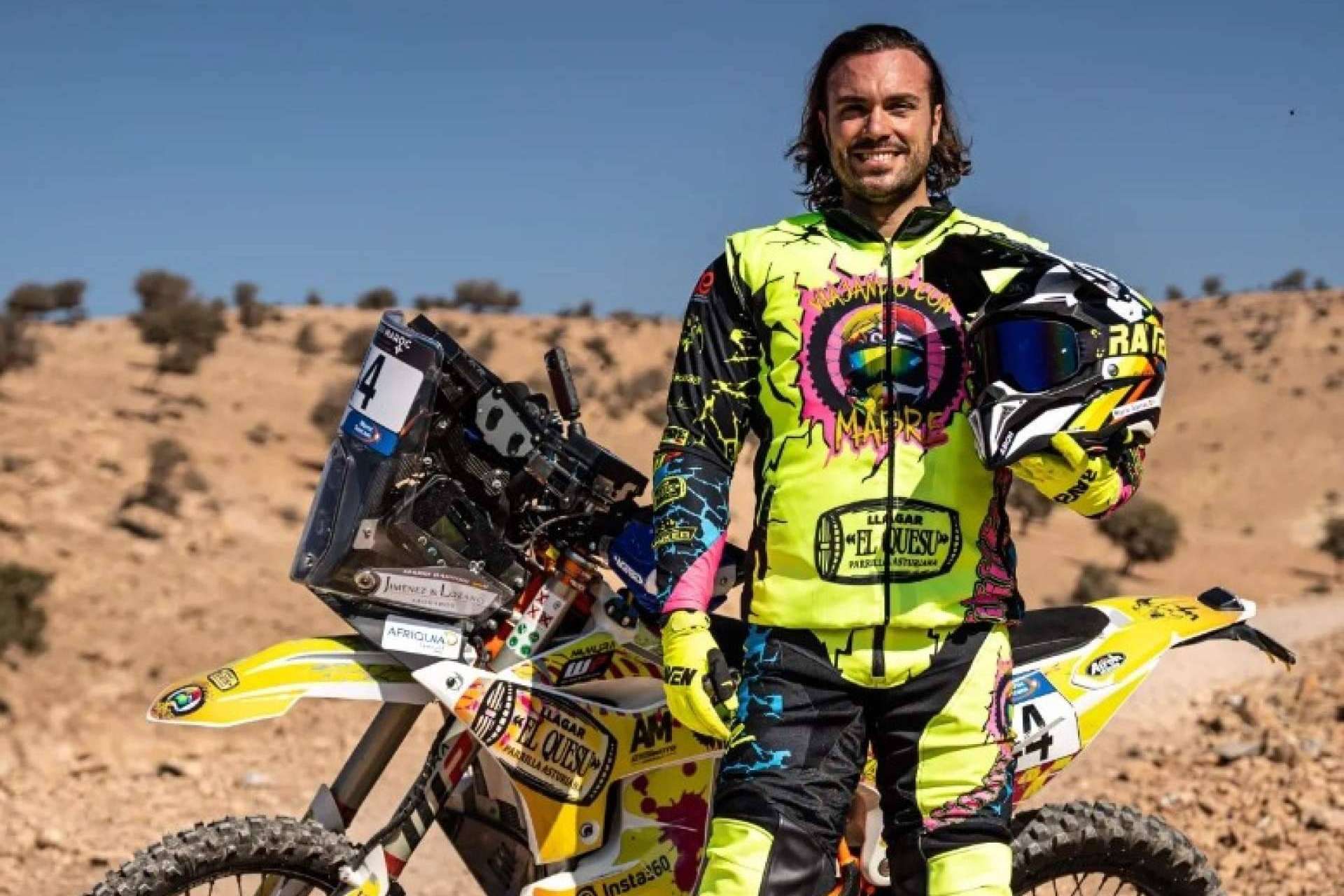 ADHESIVOSEMBARRADOS ofrece ropa de motocross y enduro personalizada de alta calidad