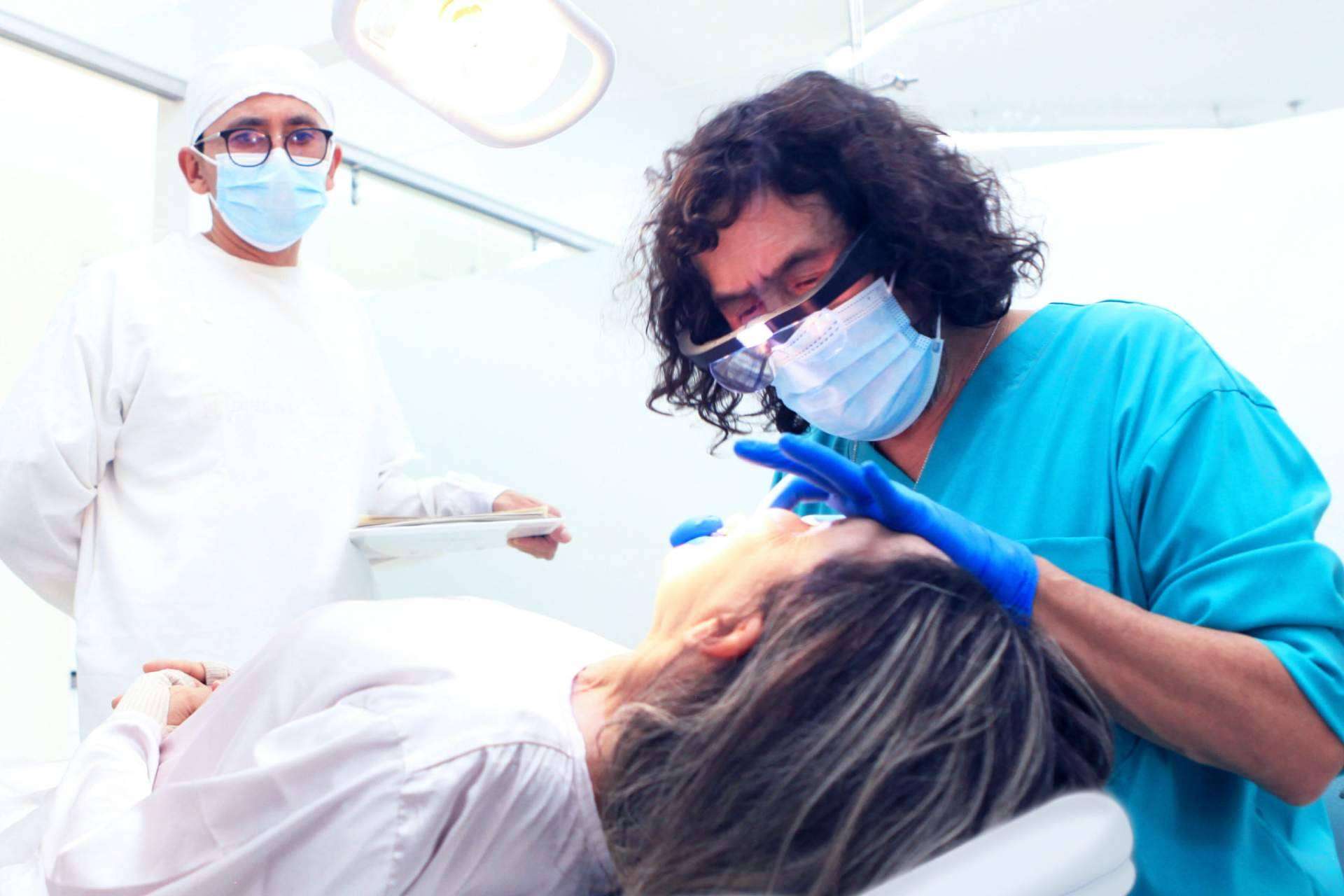 Soluciones integrales en ortodoncia y diseño de sonrisa, el sello distintivo de Odontología de Marlon Becerra