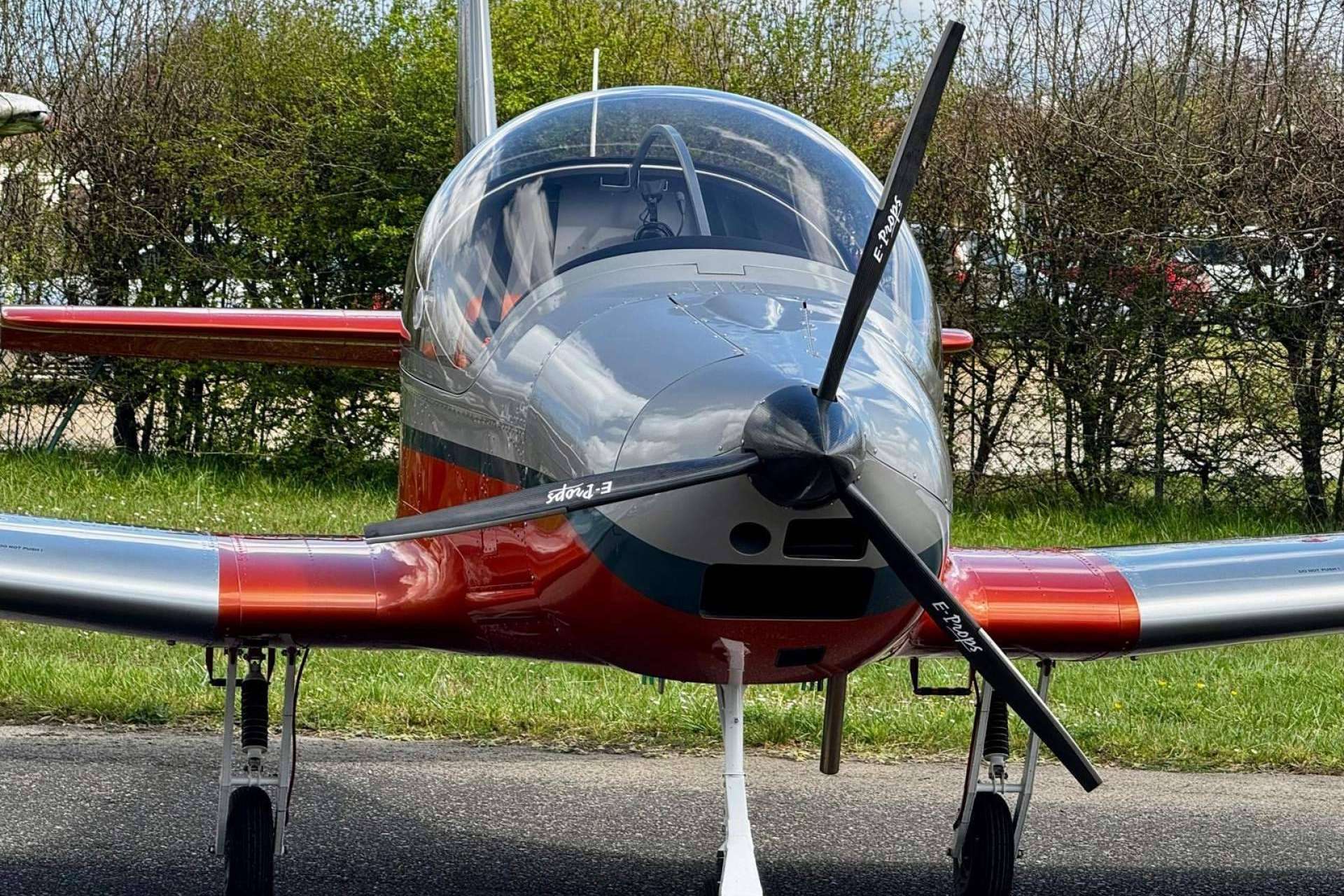 Asturfly suma a su flota un nuevo modelo de ultraligero con mayores prestaciones
