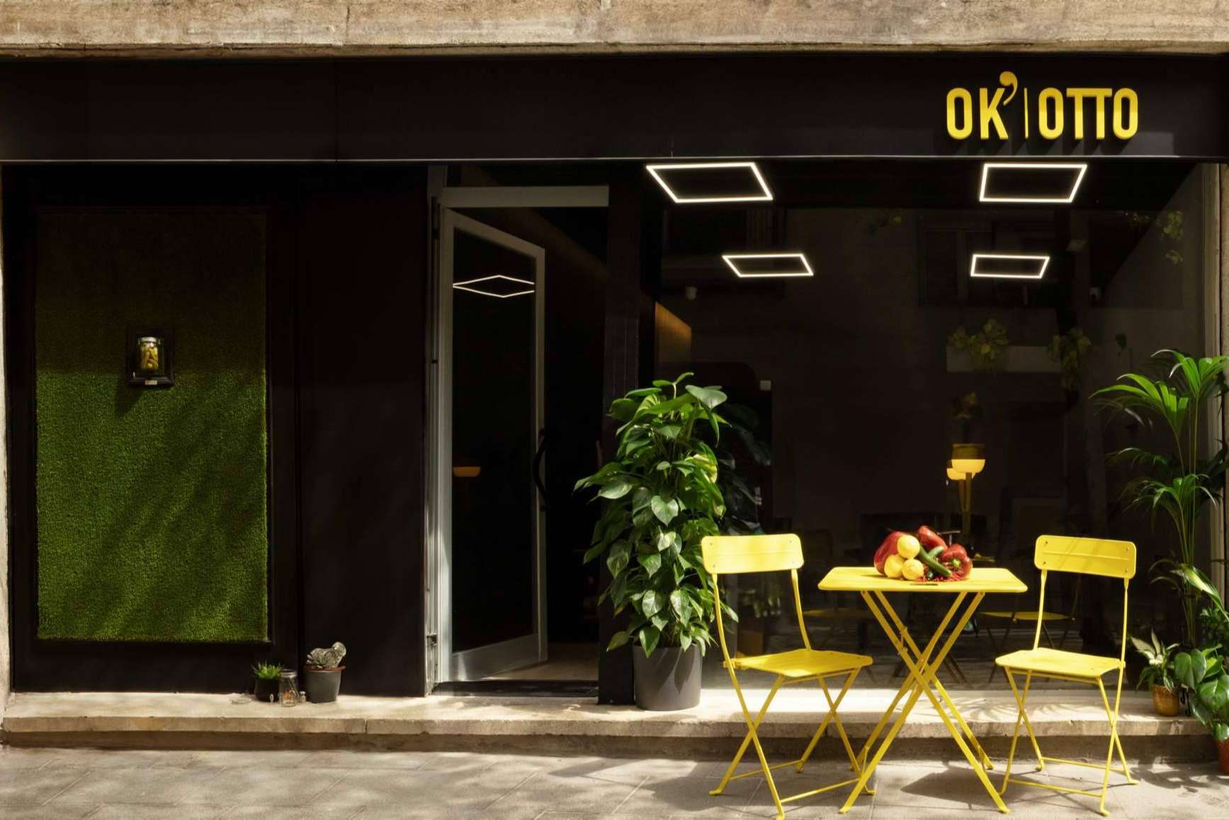 Ok Otto lanza la primera agencia de IA y marketing a pie de calle en Barcelona