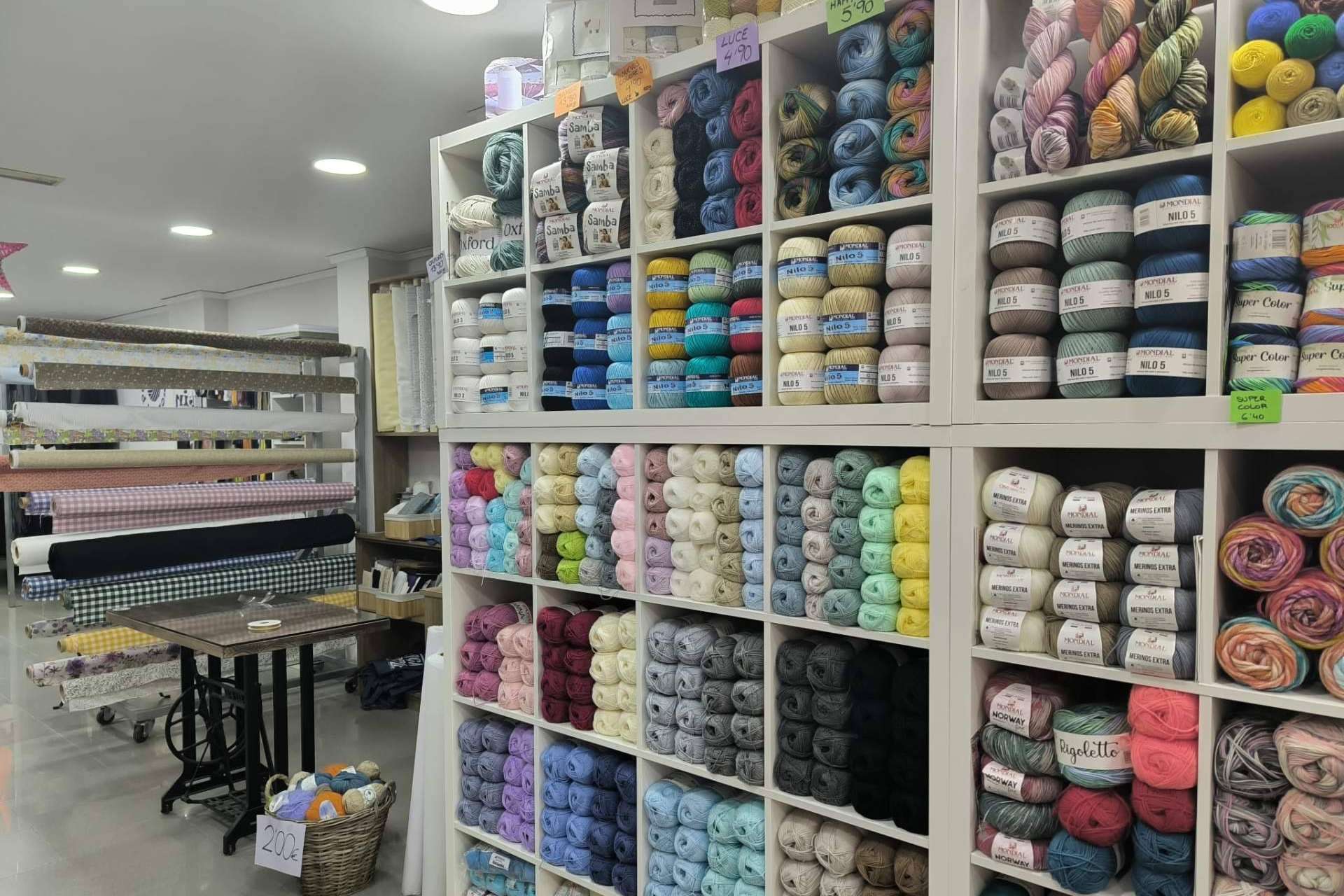 El Pasaje WorkStore, desde 2001 Mercería, Ropa laboral, personalización textil y calzado de seguridad