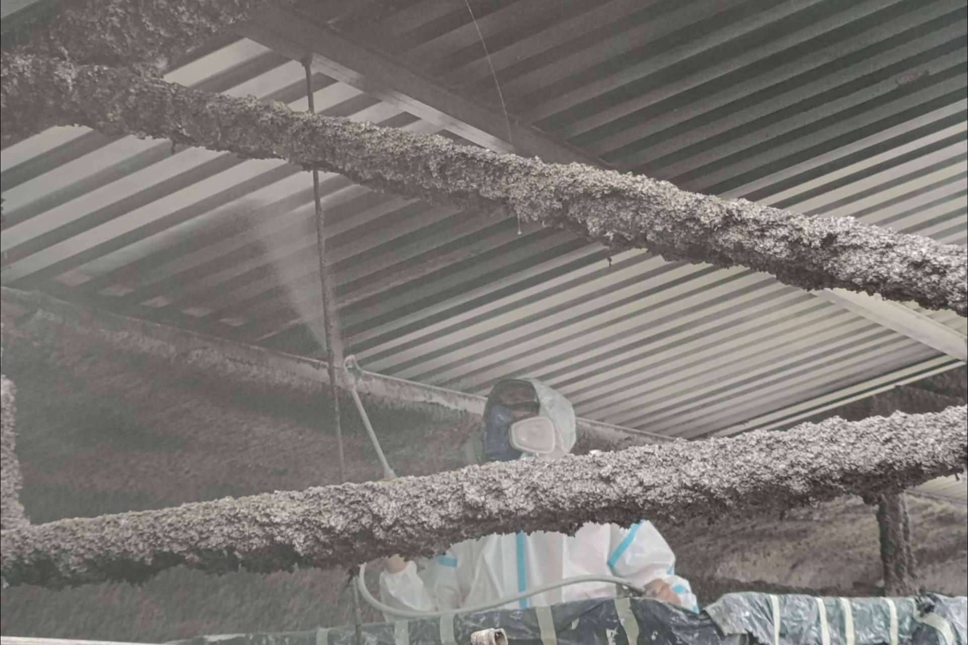 Aplicación de pintura industrial en grandes superficies con garantía técnica de Serviarnau