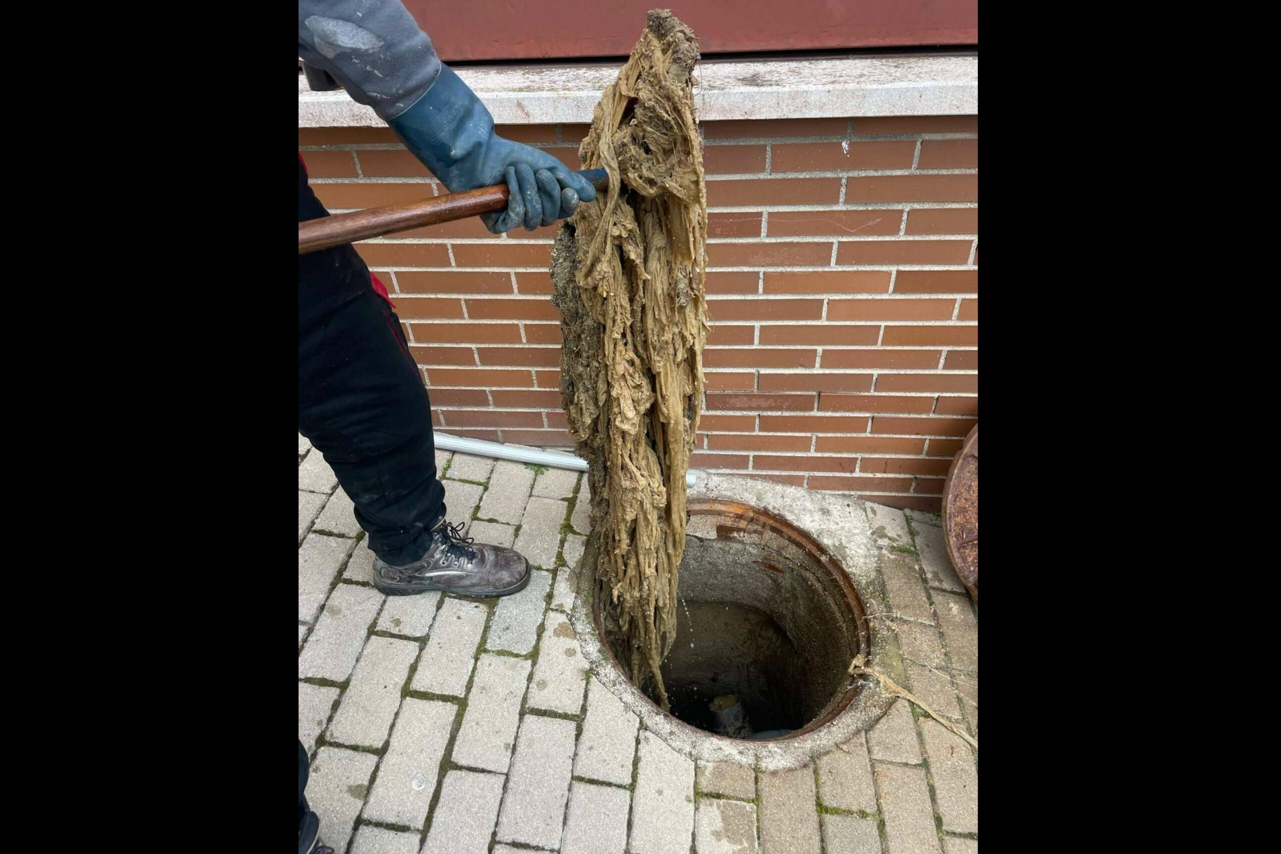Atasca2 ofrece desatascos urgentes en Madrid con atención inmediata las 24 horas