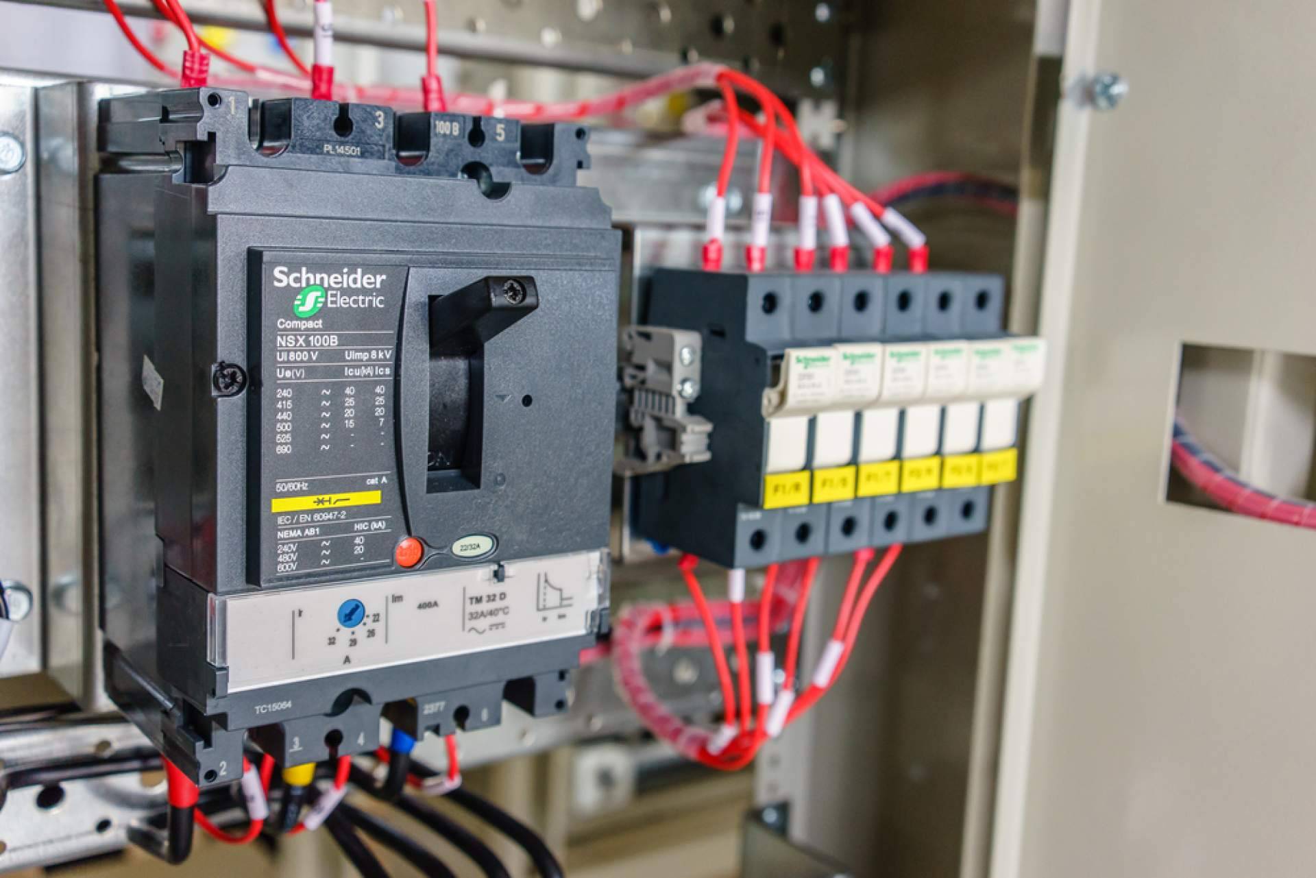Cadenza Electric destaca en la distribución online de material eléctrico industrial en España