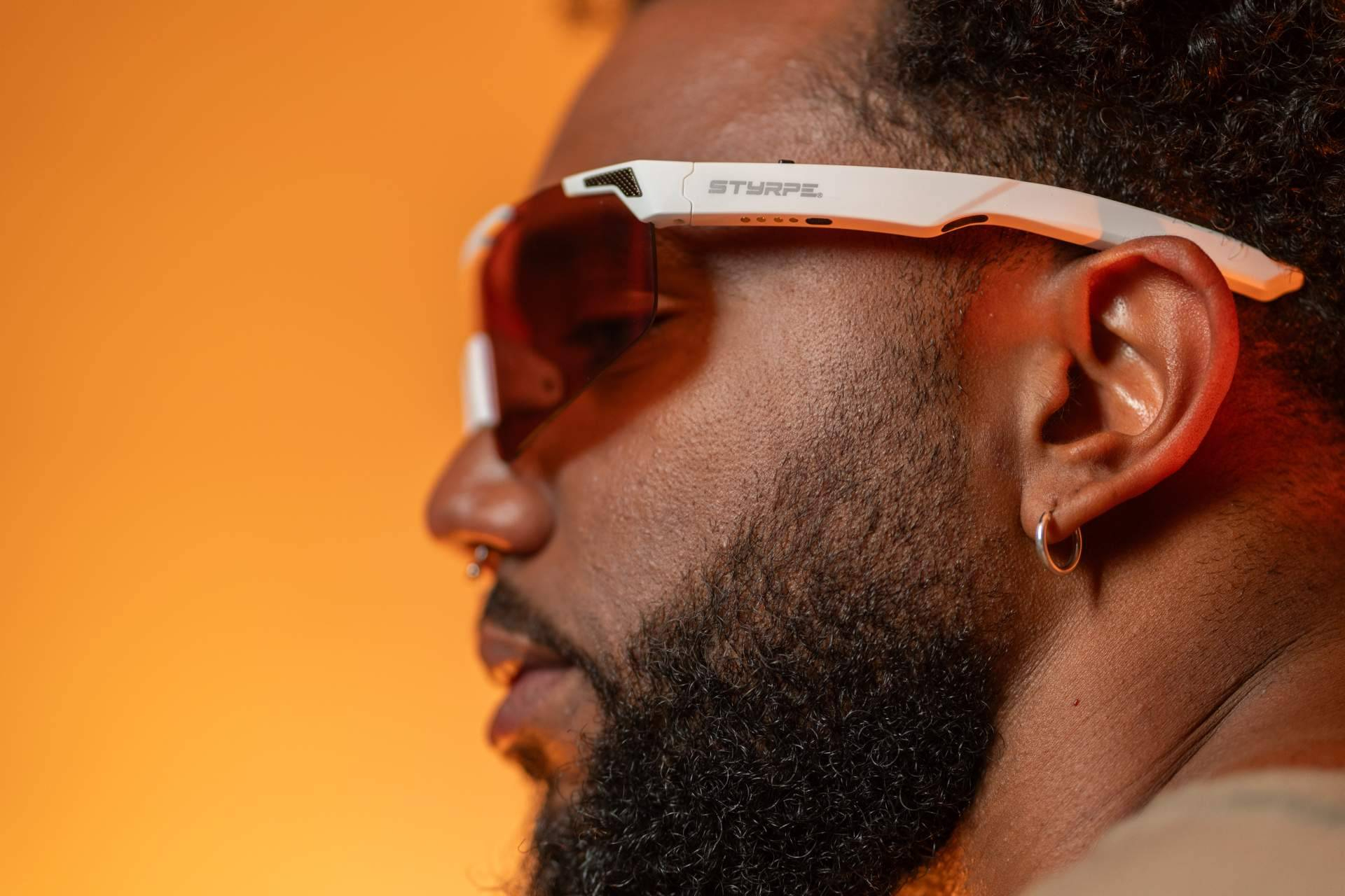 Styrpe da un paso más con Veyros, gafas deportivas inteligentes con sonido y protección visual avanzada