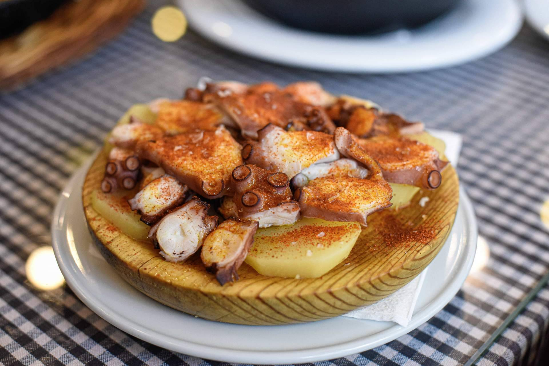 Las tapas más emblemáticas de la Barceloneta en Pasa Tapas