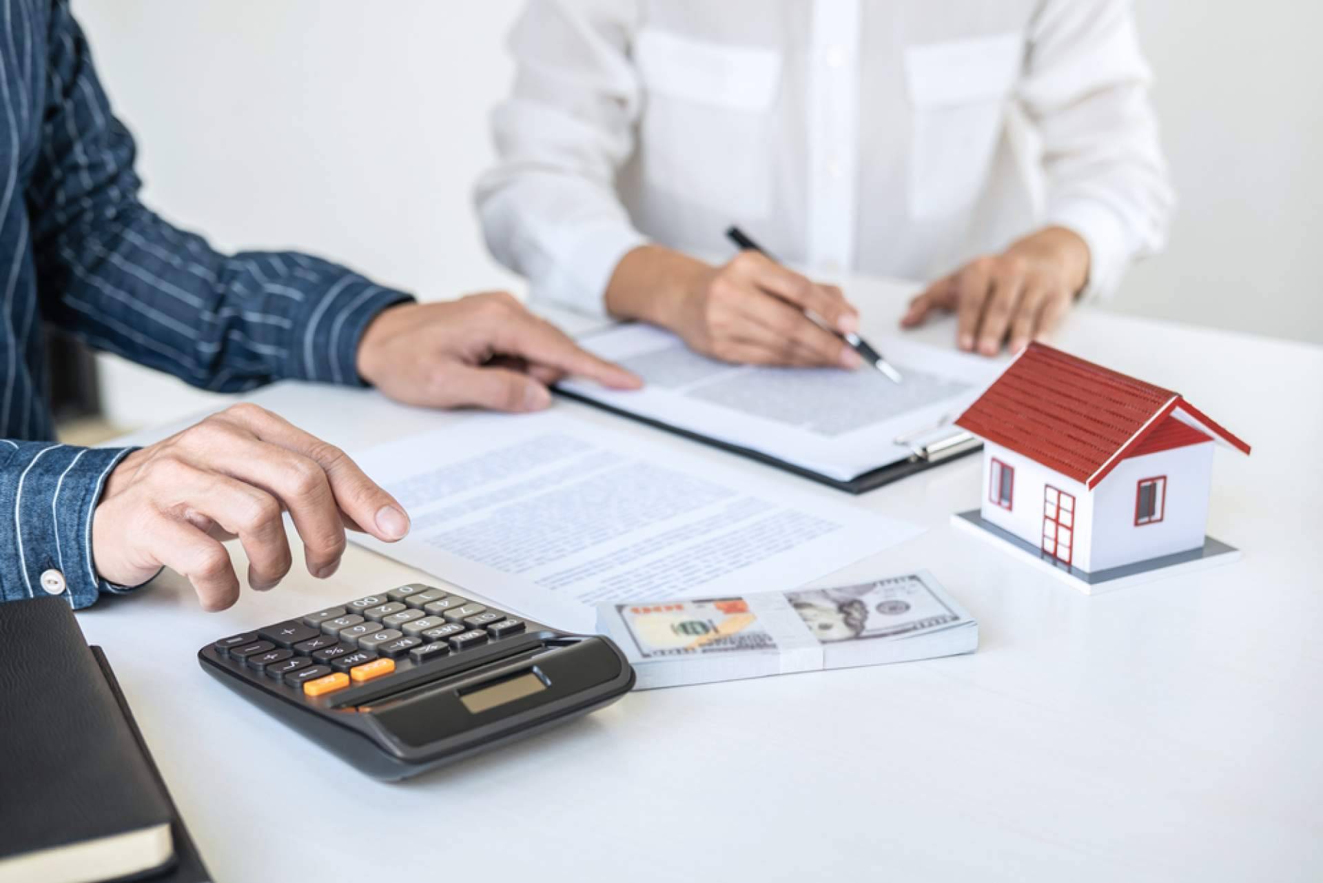 Seguridad jurídica en el negocio inmobiliario; redacción legal personalizada con Enfoque Propiedades