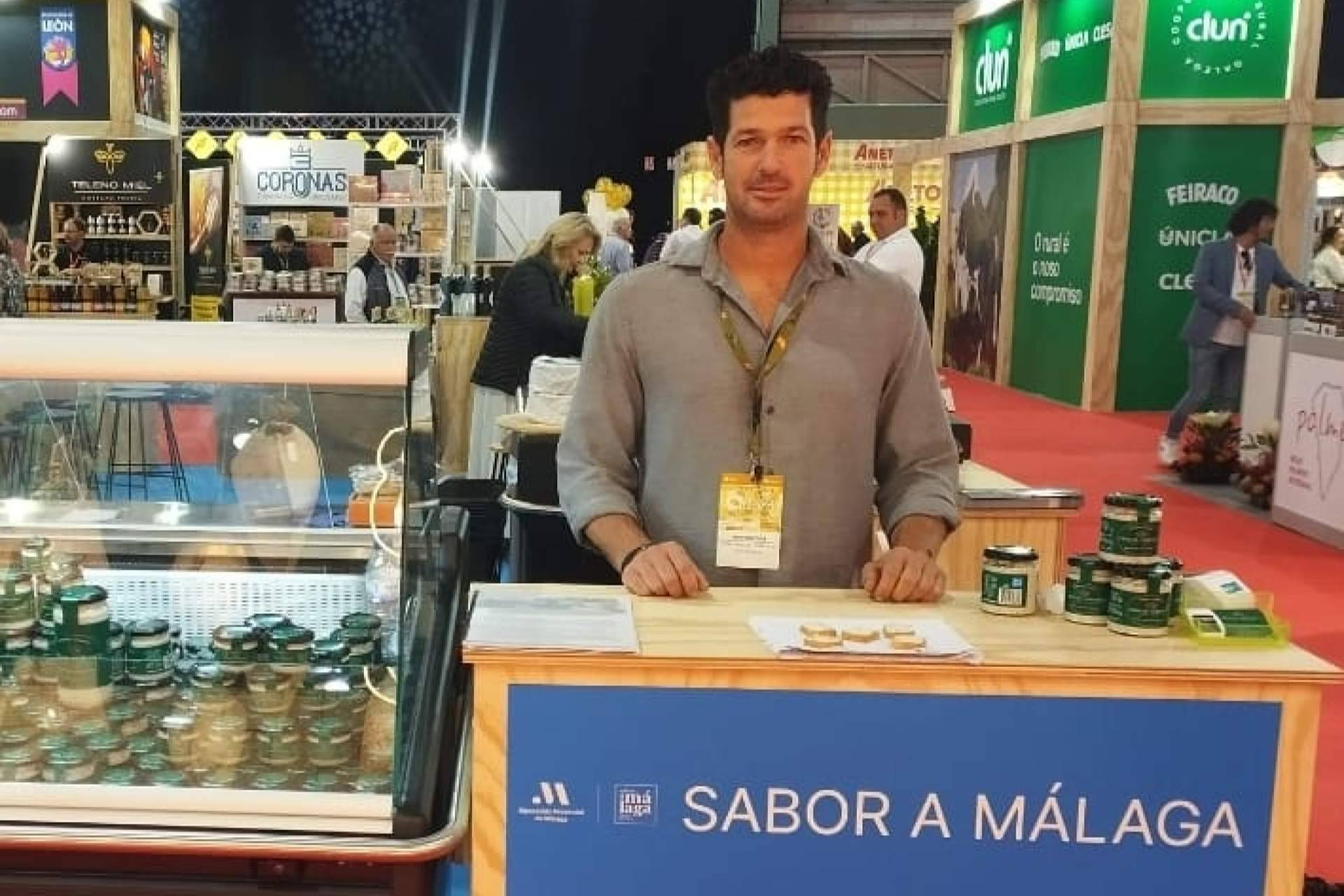 Una receta familiar centenaria da forma a la crema de ajoblanco artesanal de Doña Amelia en Málaga