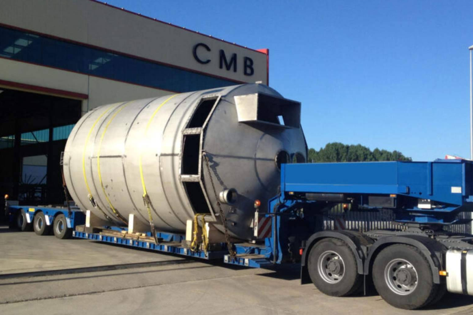 Fabricación de depósitos a medida con agitación motorizada y control térmico; soluciones para productos viscosos