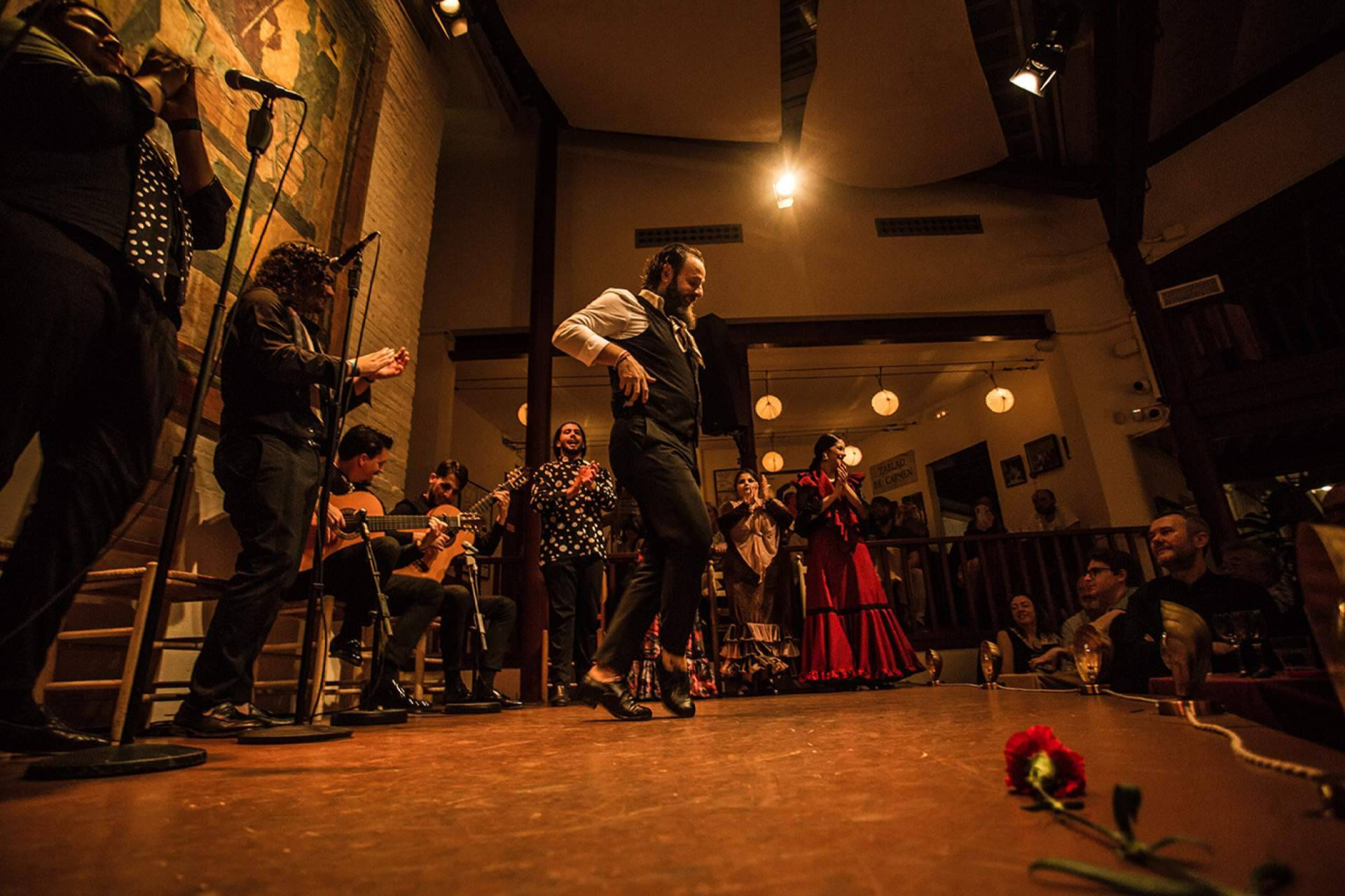 Una noche en Barcelona; flamenco, cena y cultura en el Tablao de Carmen