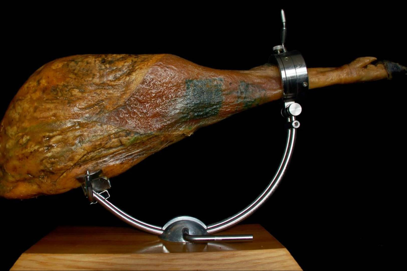 Jamón de bellota 100% ibérico, el regalo que marca diferencia en Reyes