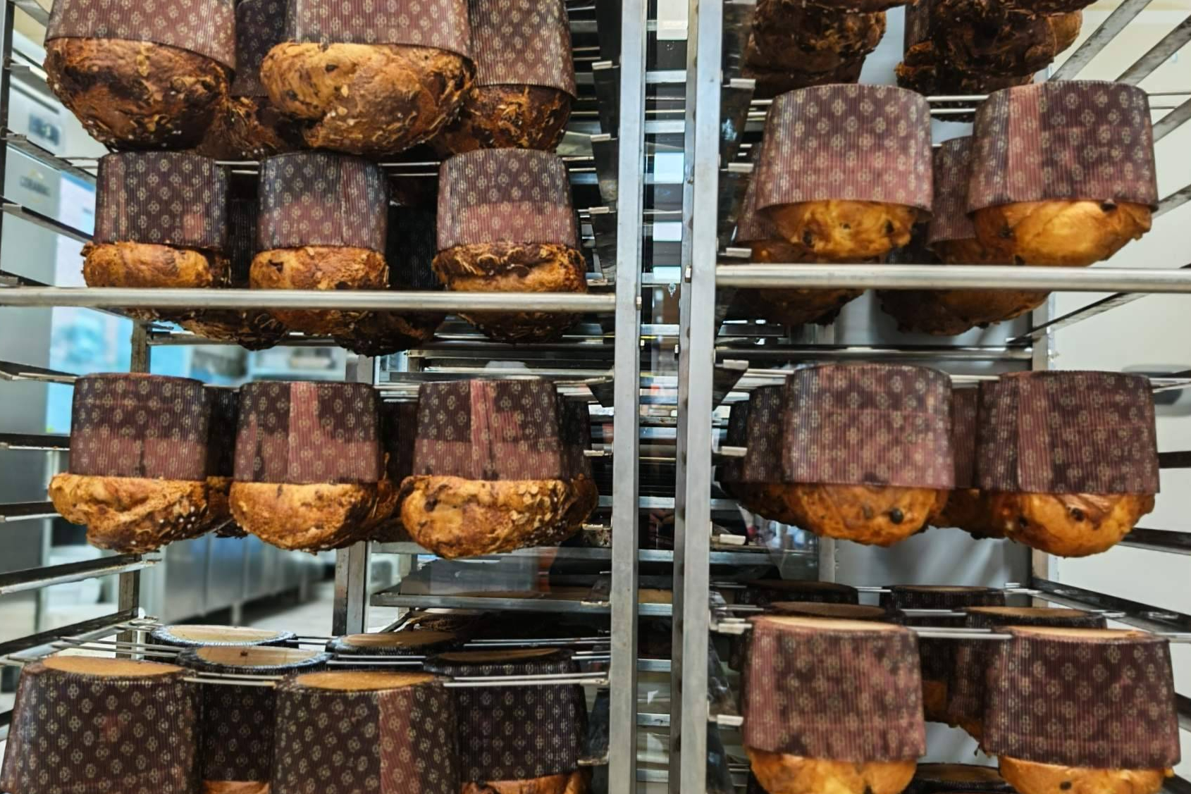 El Panazo refuerza su propuesta de repostería artesana con el roscón de Reyes y el panettone como protagonistas