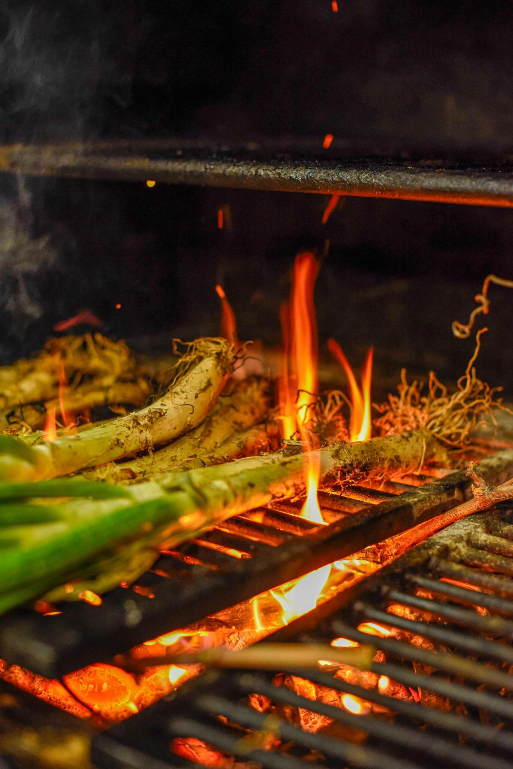 Calcotada Barcelona en la ciudad; Pasa Tapas sirve calçots a la brasa con romesco