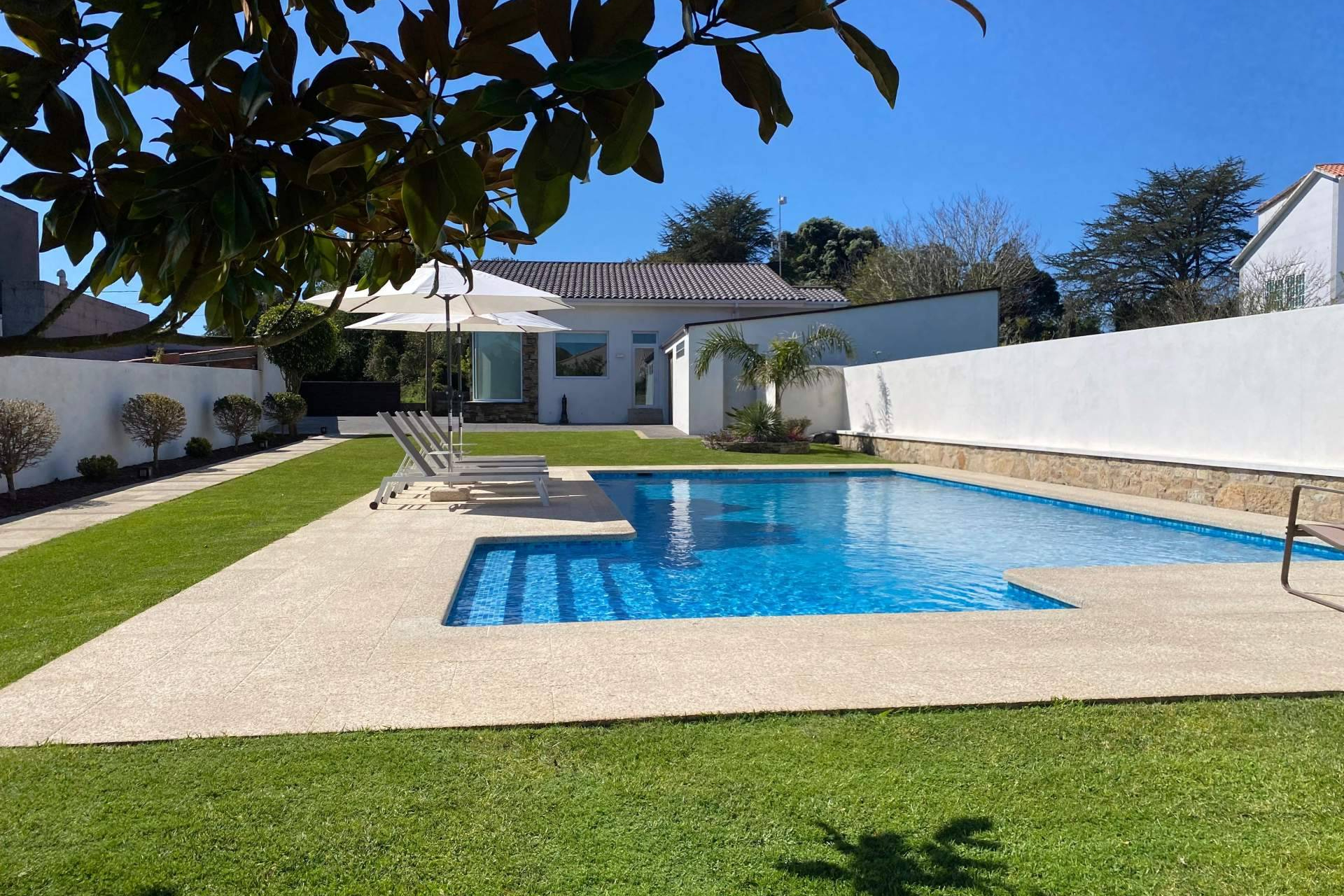 Viña de Millán, una vivienda vacacional con piscina con encanto en O Grove , Rías Baixas