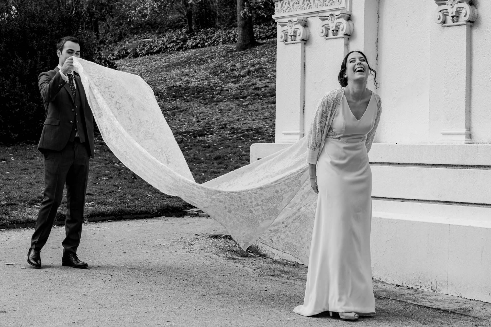 Novias de Mallorca; llega la oportunidad de crear el vestido de novia con Valérie Moreau