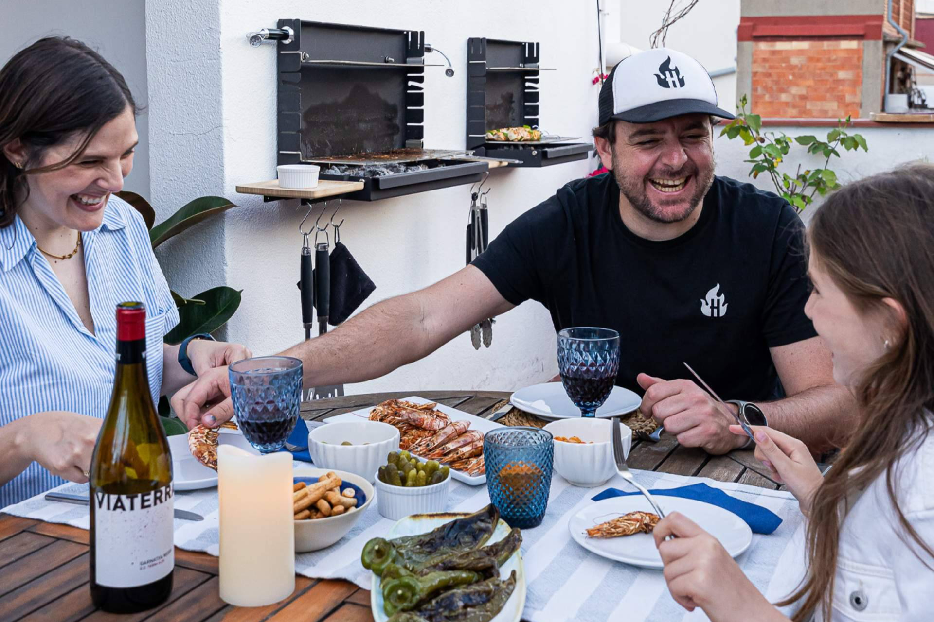 La barbacoa que desaparece; el fenómeno BBQ que está conquistando balcones y terrazas en España