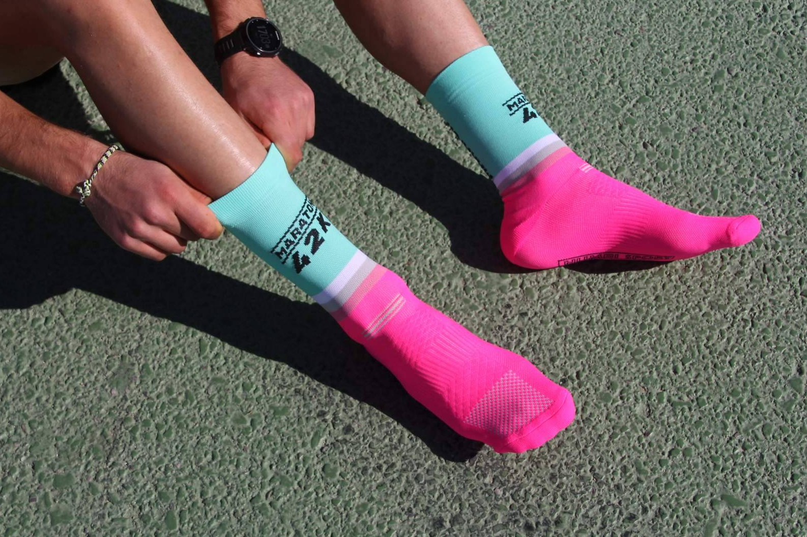 Correr una maratón empieza por los pies, la relevancia de unos buenos calcetines