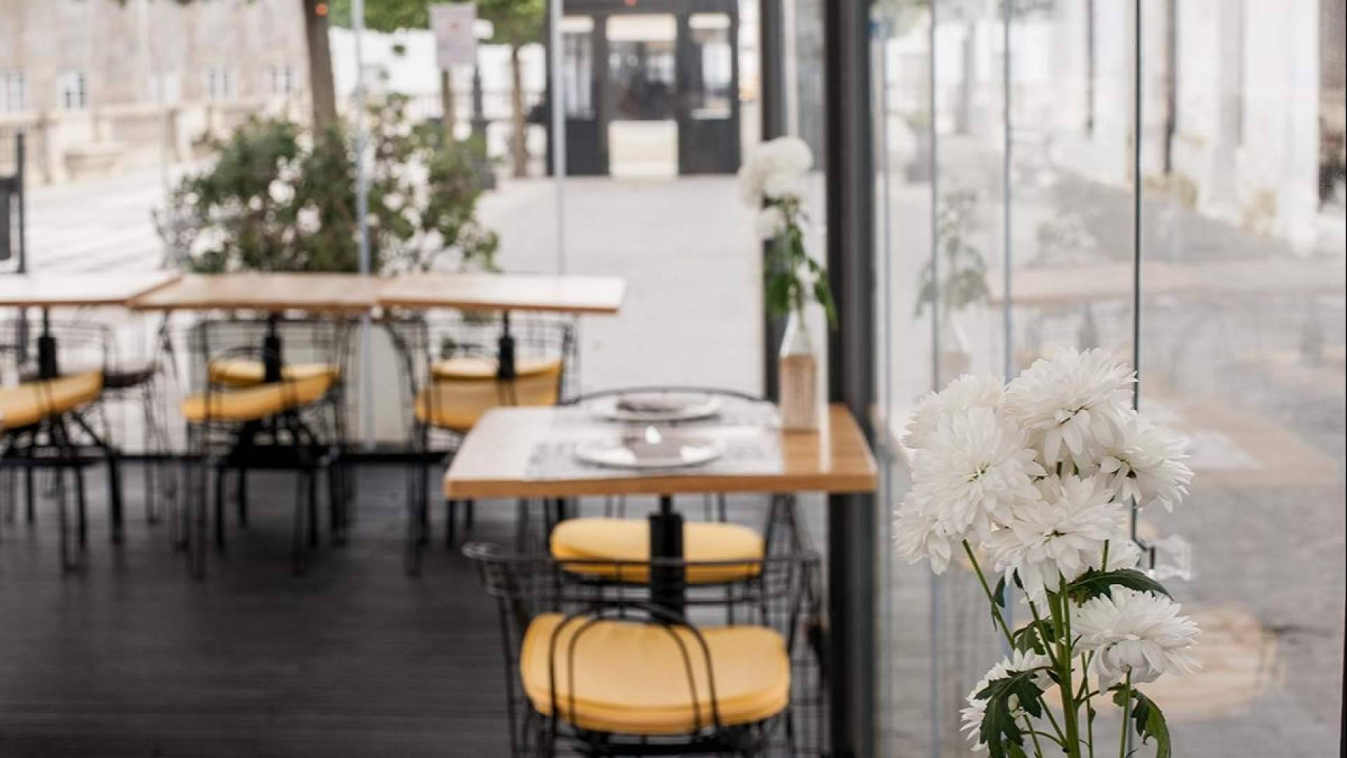 Las Delicias afronta el verano en Vejer con horario ampliado y nueva carta centrada en el producto gaditano