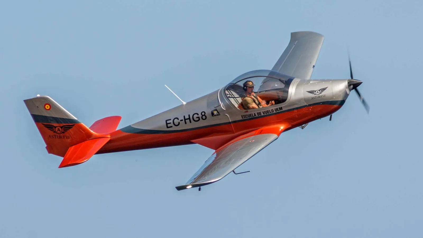 'Piloto por un día'; la experiencia de volar un avión por uno mismo
