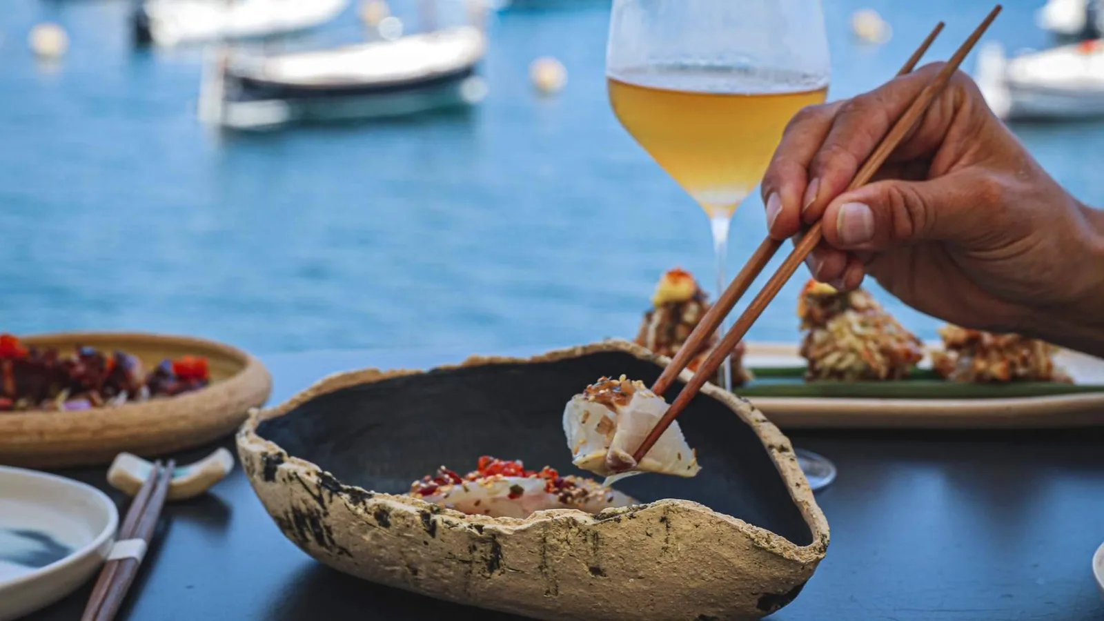 Kampai refuerza su propuesta en Cadaqués con barra omakase, selección de sake y servicios para eventos