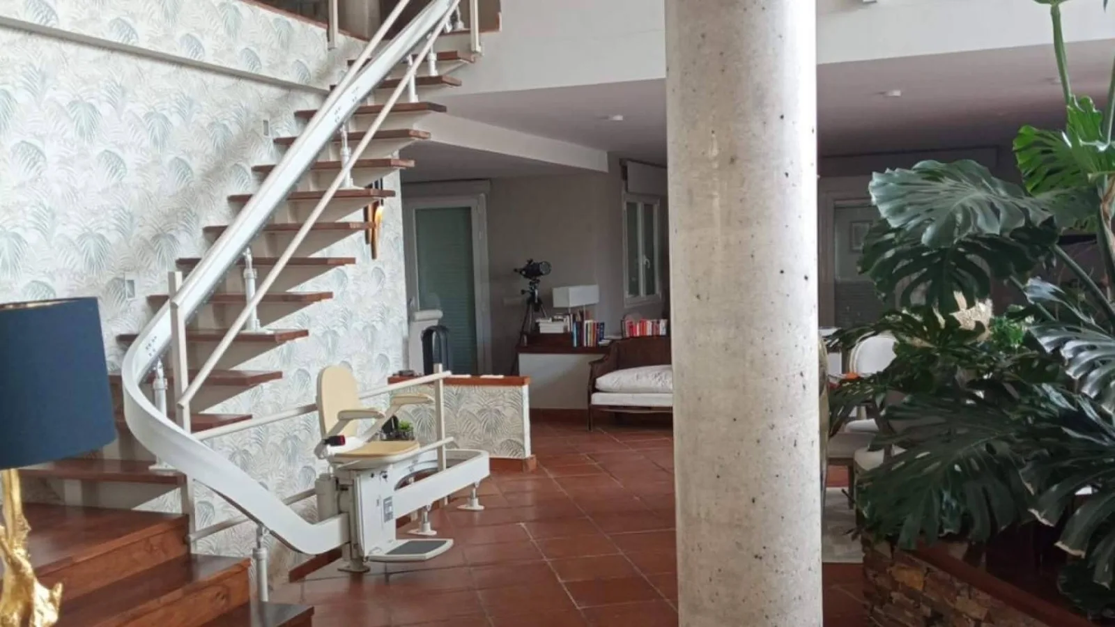 Salvaccesos explica las ventajas de instalar salvaescaleras en Madrid