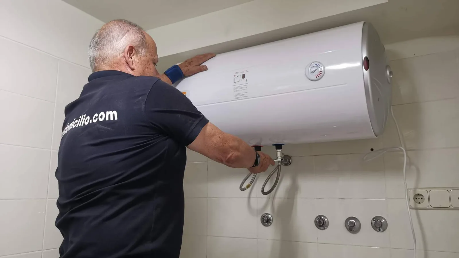 Arreglo a Domicilio amplía su servicio técnico de calentadores y termos eléctricos en Tenerife